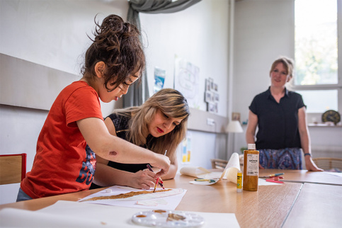 Les alternatives aux foyers : redécouvrir les solutions familiales pour les enfants en difficulté